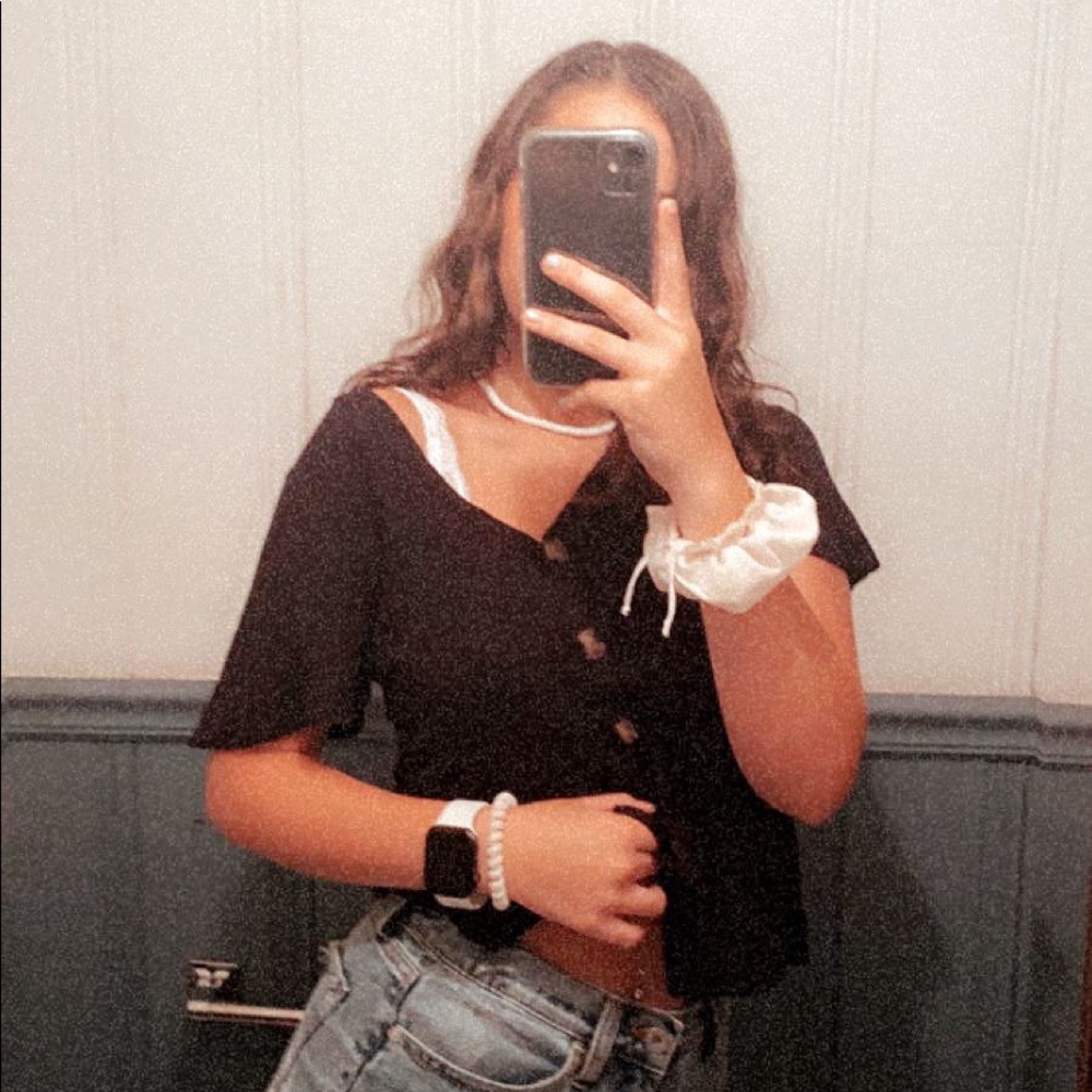 Meet your Posher, Holly